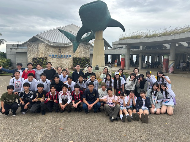 ２年３組　美ら海水族館にて